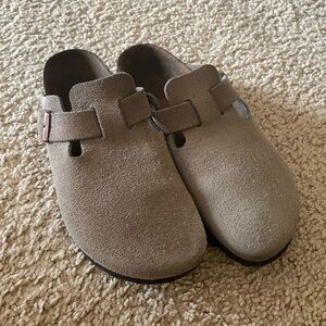 Taupe Birkenstock Boston Clogs EU 38